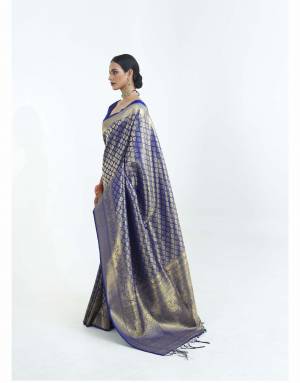 Look Pretty Wearing This Lovely Designer  Saree