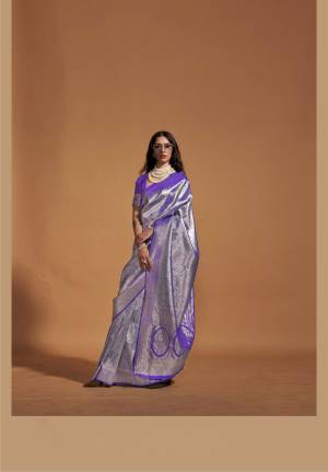 Look Pretty Wearing This Lovely Designer  Saree