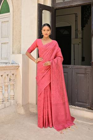 Look Pretty Wearing This Lovely Designer  Saree