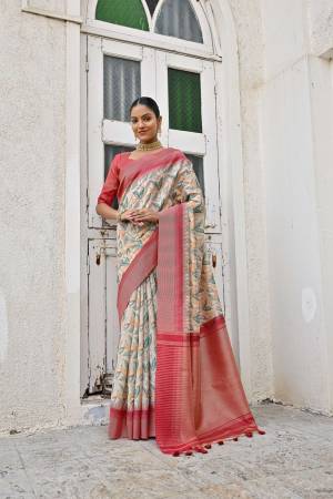 Look Pretty Wearing This Lovely Designer  Saree