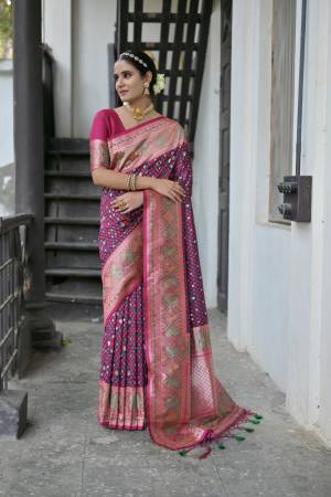 Look Pretty Wearing This Lovely Designer  Saree