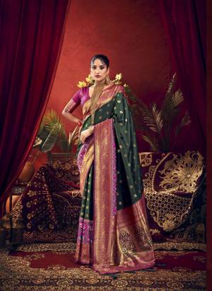 Look Pretty Wearing This Lovely Designer  Saree