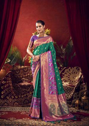 Look Pretty Wearing This Lovely Designer  Saree