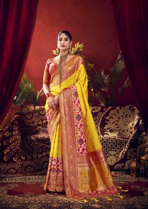 Look Pretty Wearing This Lovely Designer  Saree