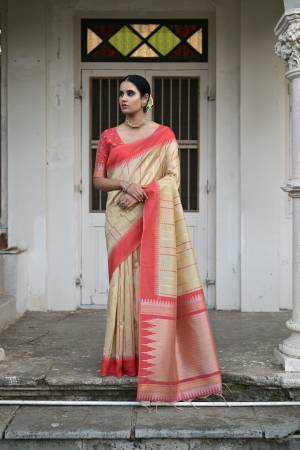 Look Pretty Wearing This Lovely Designer  Saree