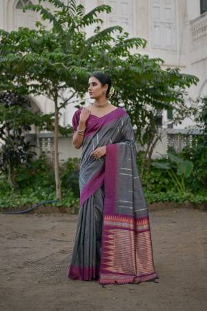 Look Pretty Wearing This Lovely Designer  Saree