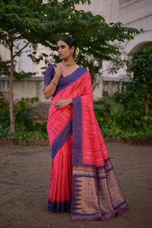 Look Pretty Wearing This Lovely Designer  Saree