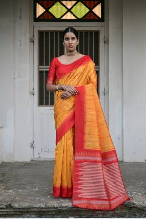 Look Pretty Wearing This Lovely Designer  Saree