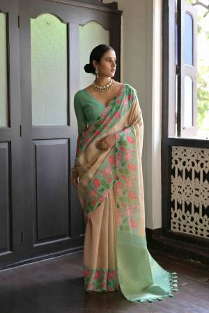 Look Pretty Wearing This Lovely Designer  Saree