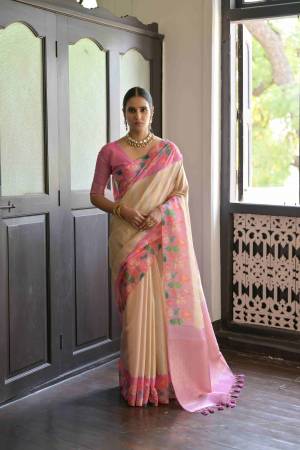 Look Pretty Wearing This Lovely Designer  Saree