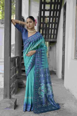 Look Pretty Wearing This Lovely Designer  Saree