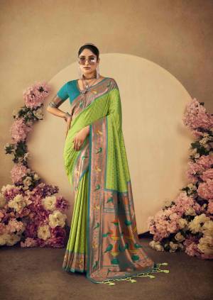 Look Pretty Wearing This Lovely Designer  Saree