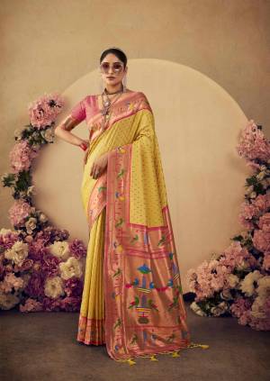 Look Pretty Wearing This Lovely Designer  Saree