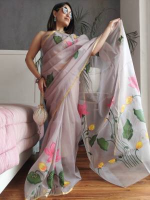 Look Pretty Wearing This Lovely Designer  Saree