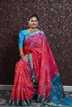 Look Pretty Wearing This Lovely Designer  Saree