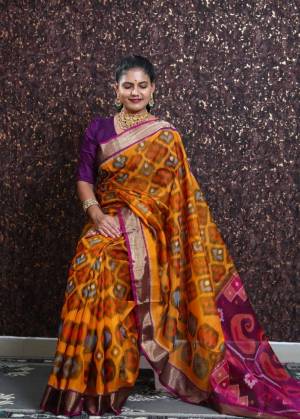 Look Pretty Wearing This Lovely Designer  Saree