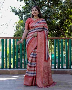 Look Pretty Wearing This Lovely Designer  Saree