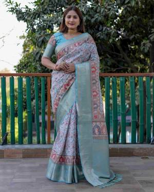 Look Pretty Wearing This Lovely Designer  Saree