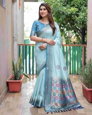 Look Pretty Wearing This Lovely Designer  Saree