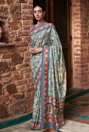 Look Pretty Wearing This Lovely Designer  Saree