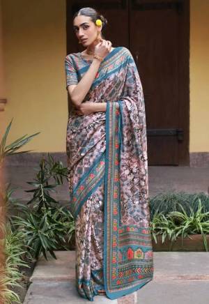 Look Pretty Wearing This Lovely Designer  Saree