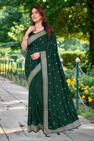 Look Pretty Wearing This Lovely Designer  Saree