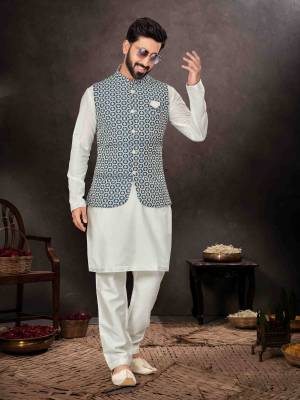 Shine Bright In This Designer Readymade Mens Wear Kurta Here