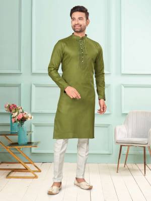 Shine Bright In This Designer Readymade Mens Wear Kurta Here