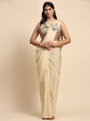 Look Pretty Wearing This Lovely Designer  Saree