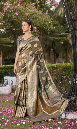 Look Pretty Wearing This Lovely Designer  Saree