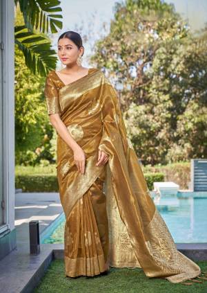 Look Pretty Wearing This Lovely Designer  Saree