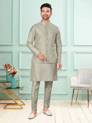 Shine Bright In This Designer Readymade Mens Wear Kurta Here