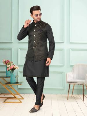 Shine Bright In This Designer Readymade Mens Wear Kurta Here