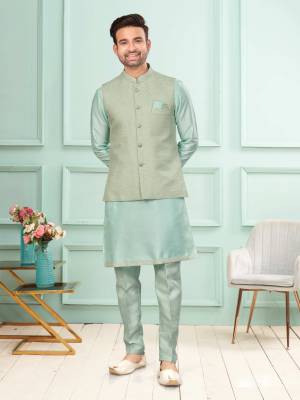 Shine Bright In This Designer Readymade Mens Wear Kurta Here