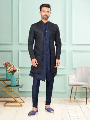 Shine Bright In This Designer Readymade Mens Wear Kurta Here