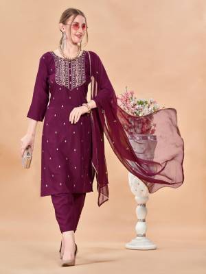 Shine Bright In This Beautiful Designer Readymade  kurti 