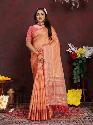 Look Pretty Wearing This Lovely Designer  Saree