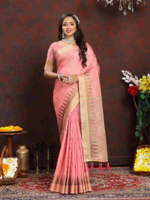 Look Pretty Wearing This Lovely Designer  Saree