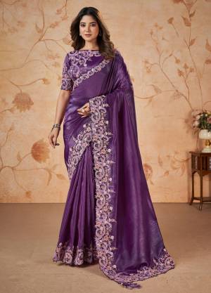 Look Pretty Wearing This Lovely Designer  Saree