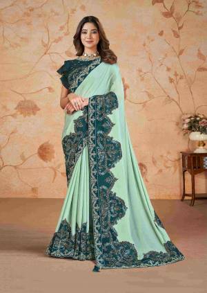 Look Pretty Wearing This Lovely Designer  Saree