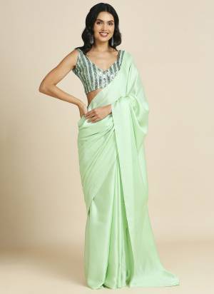 Look Pretty Wearing This Lovely Designer  Saree