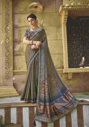 Look Pretty Wearing This Lovely Designer  Saree