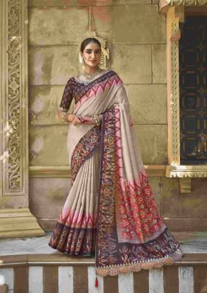 Look Pretty Wearing This Lovely Designer  Saree