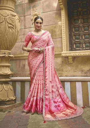 Look Pretty Wearing This Lovely Designer  Saree