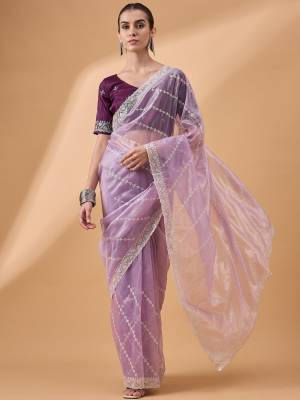 Look Pretty Wearing This Lovely Designer  Saree