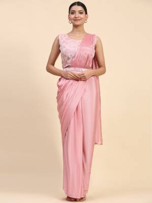 Look Pretty Wearing This Lovely Designer  Saree