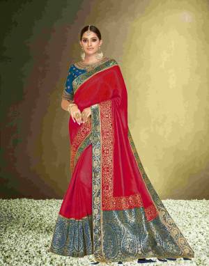 Look Pretty Wearing This Lovely Designer  Saree