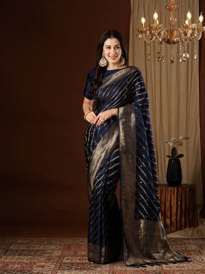 Look Pretty Wearing This Lovely Designer   Saree