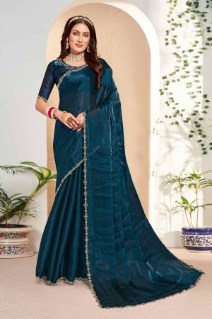 Look Pretty Wearing This Lovely Designer   Saree