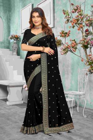 Look Pretty Wearing This Lovely Designer   Saree